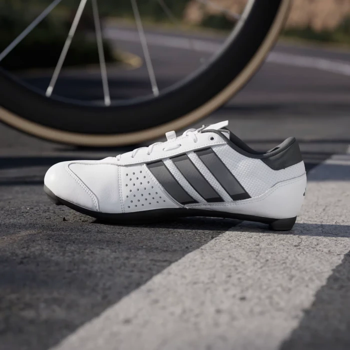 adidas Heritage Road cloud white/carbon