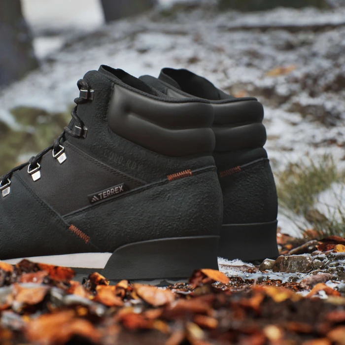 adidas Terrex Snowpitch Cold.RDY core black/semi impact orange