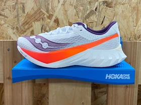Saucony Endorphin Pro 4 weiß/violett (Damen)
