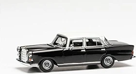 Herpa Mercedes-Benz 200 Heckflosse schwarz/weiß