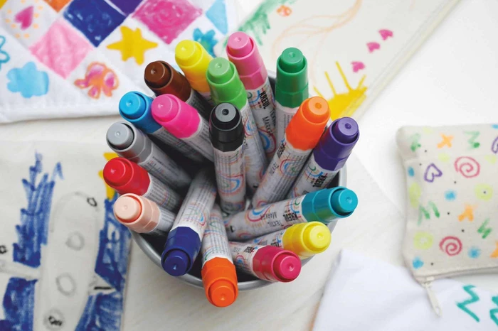 Kreul Textil Marker medium Junior 18 Farben, 18er-Set