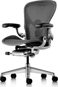 Herman Miller Aeron remastered Bürostuhl, Graphite grau, Größe B, Armlehnen Vinyl, Fußkreuz/Mechanik Alu-poliert