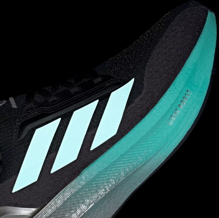 adidas Mercedes - AMG Petronas Formula One Team Ultraboost 5X core black/semi mint rush/iron metallic (Damen)