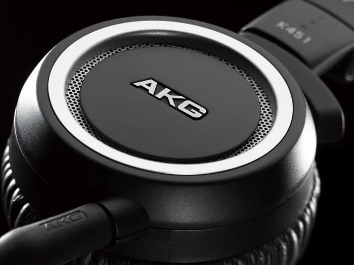 AKG K451