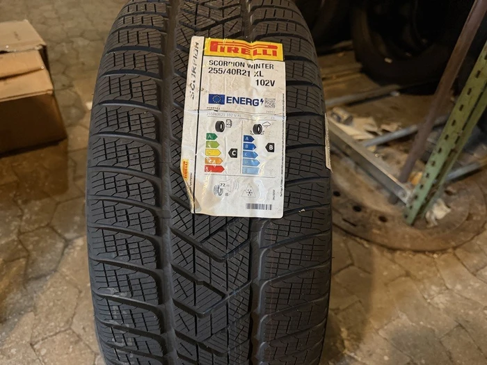 Pirelli Scorpion Winter 255/40 R21 102V XL