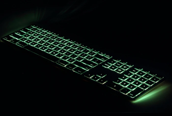 Matias RGB Wired Aluminium Mac Keyboard, schwarz, USB, US