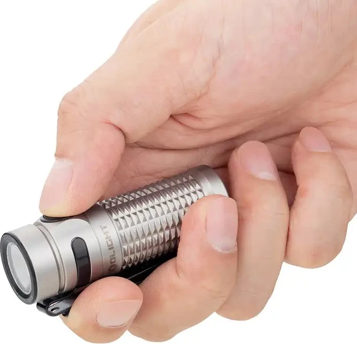 OLight Baton 3 Taschenlampe sandgestahlt
