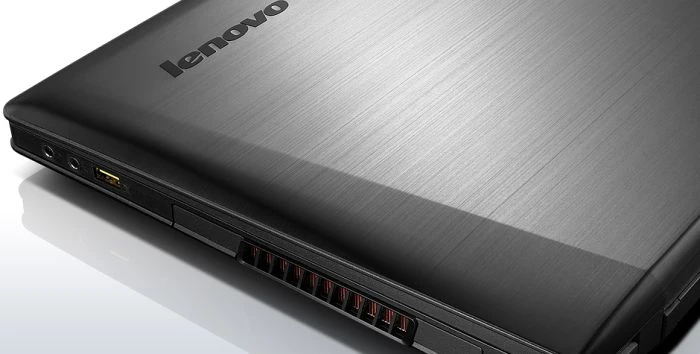 Lenovo IdeaPad Y500, Core i5-3230M, 8GB RAM, 16GB SSD, 1TB HDD, 2x GeForce GT 650M, DE