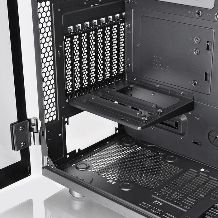 Thermaltake Level 20 GT, Glasfenster
