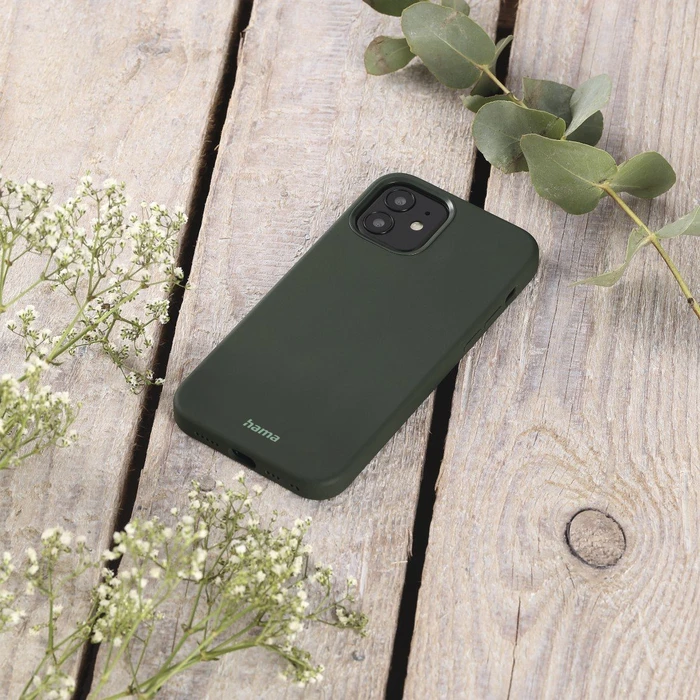 Hama Cover MagCase Finest Feel Pro für Apple iPhone 13 Pro Max grün