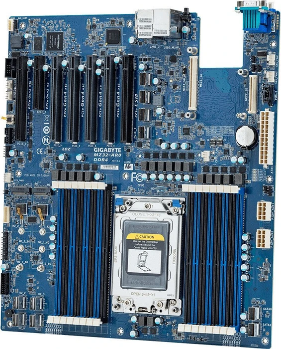 GIGABYTE MZ32-AR0 (AMD SP3)