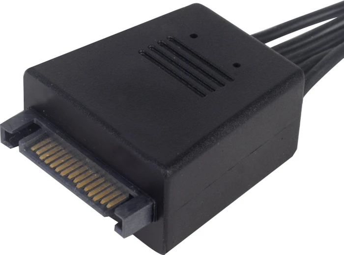SilverStone CP06-E2, SATA Adapter Kabel, 1 auf 2 SATA Stecker (Super Flexibel), 2x 2200µF Kondensatoren