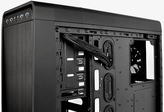 Thermaltake Urban S71, Acrylfenster
