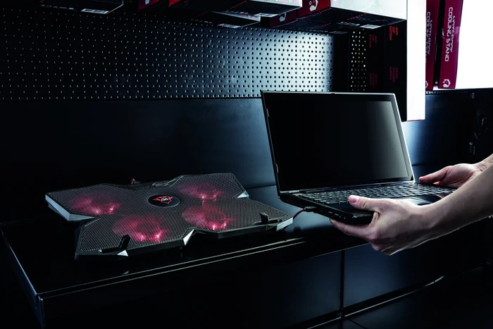 Trust Gaming GXT 278 Yozu, Notebook-Stand/Notebook-Kühler