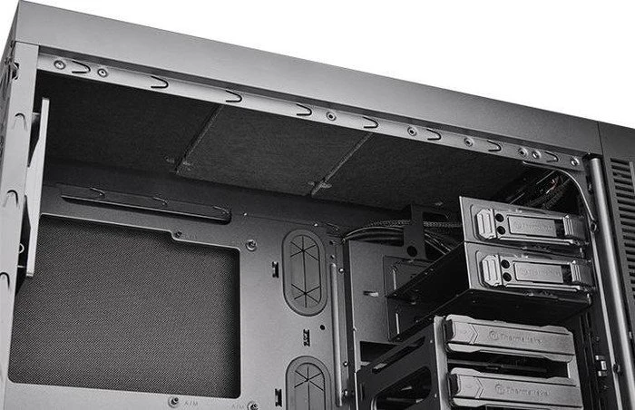 Thermaltake Suppressor F51, schallgedämmt