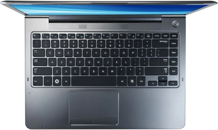 Samsung 535U4C, silber, A6-4455M, 8GB RAM, 500GB HDD, Radeon HD 7550M, DE