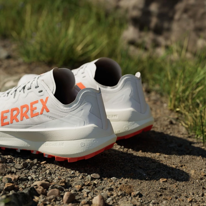 adidas Terrex Agravic Speed cloud white/impact orange/dash grey (Damen)