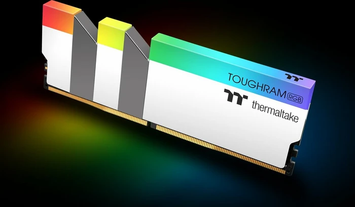Thermaltake Toughram RGB Memory White UDIMM 16GB Kit, DDR4-3200, CL16-18-18-38