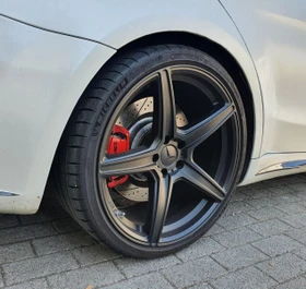 Axxion Super Concave AX7 9.0x20 5/112 ET52 (verschiedene Farben)