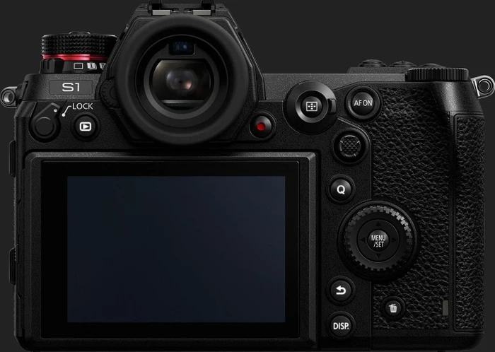 Panasonic Lumix DC-S1 mit Objektiv Lumix S 24-105mm 4.0 Macro OIS