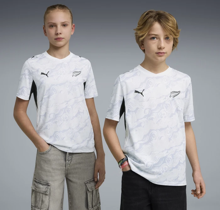 Puma FIFA WM 2026 Neuseeland Auswärtstrikot kurzarm puma white/silver mist (Junior)