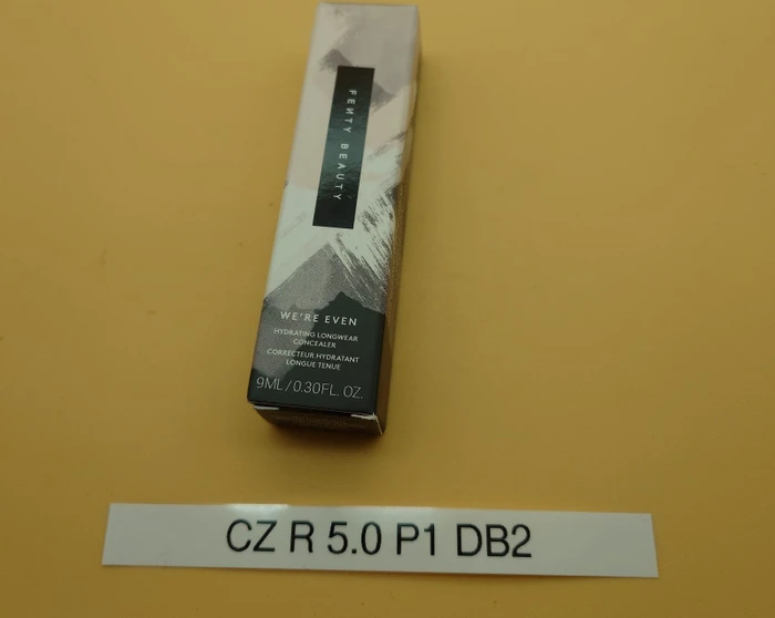Fenty Beauty We're Even Hydrating Longwear Concealer 385w, 9ml