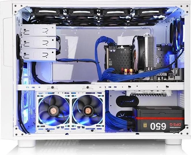 Thermaltake Core X9 Snow Edition weiß, Acrylfenster