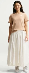 Nike Sportswear Club Essentials T-Shirt kurzarm linen/white (Damen)