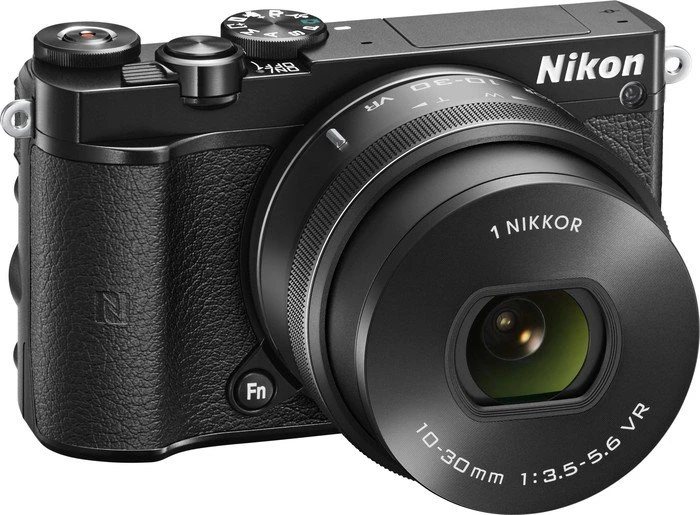 Nikon 1 J5 schwarz mit Objektiv 1 NIKKOR 10-30mm 3.5-5.6 PD-Zoom VR
