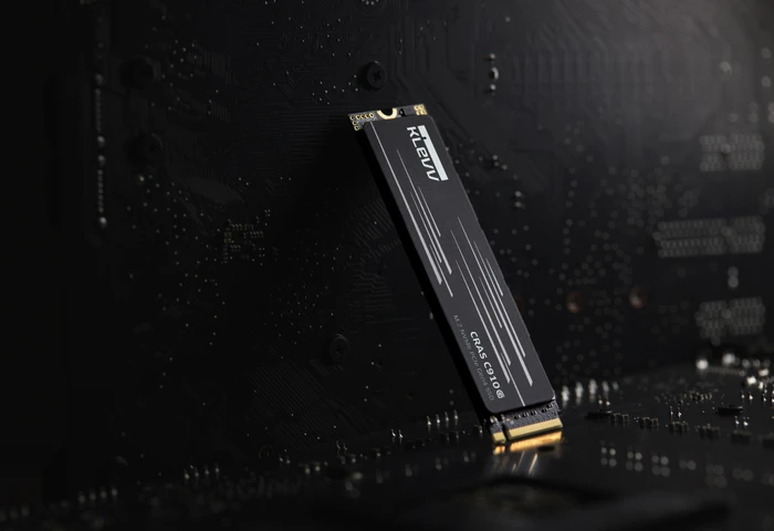 Klevv Cras C910G 4TB, Graphene, M.2 2280 / M-Key / PCIe 4.0 x4, Heatspreader
