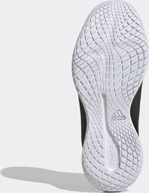 adidas Novaflight Sustainable core black/cloud white