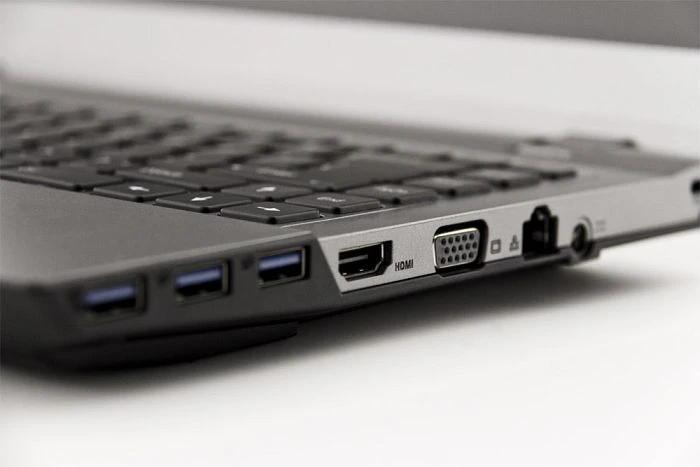 Schenker XMG P304-2OY, Core i7-4710MQ, 8GB RAM, 120GB SSD, 500GB HDD, GeForce GTX 860M, DE