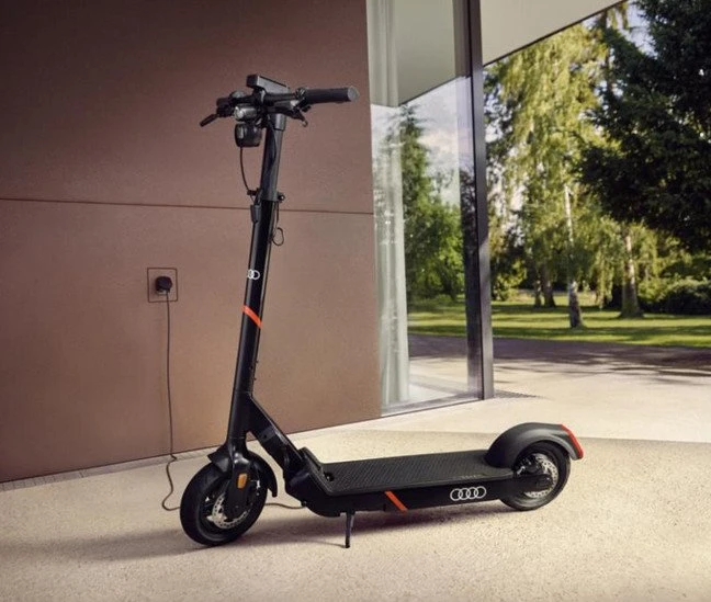 Audi powered by Egret Elektro-Roller