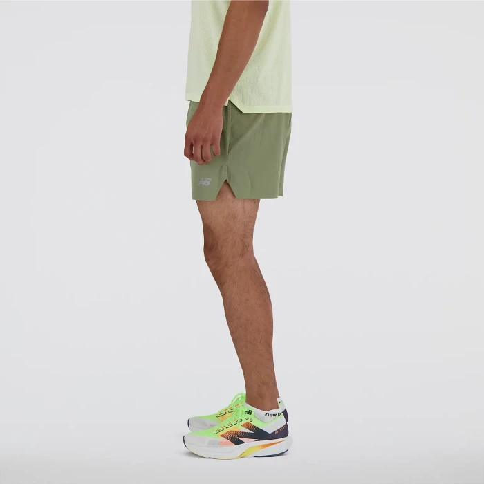 New Balance RC 5" Laufhose kurz dark olivine (Herren)