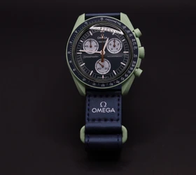 Swatch x Omega Mission on Earth SO33G100