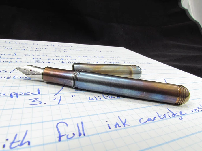 Kaweco Liliput fireblue, rechte Hand, fein