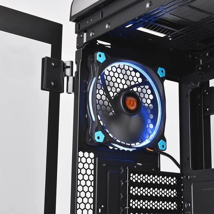 Thermaltake Level 20 GT, Glasfenster