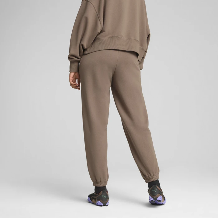 Puma Wardrobe ESS Relaxed Trainingshose lang totally taupe (Damen)