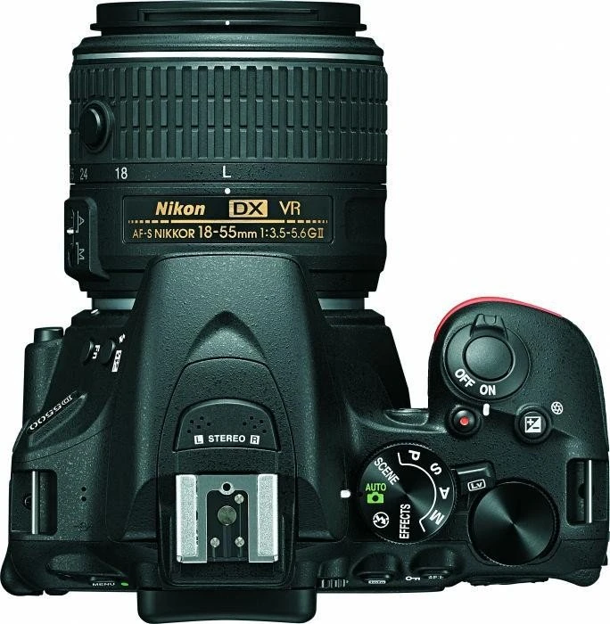 Nikon D5500 schwarz mit Objektiv AF-S DX 18-55mm 3.5-5.6 G II VR und AF-S DX 55-200mm 4.0-5.6 G IF-ED VR