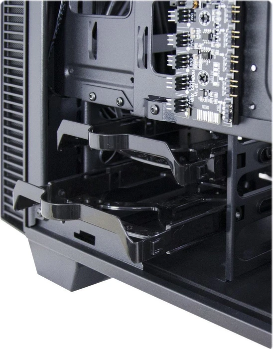 Inter-Tech X-608 Infinity, Glasfenster