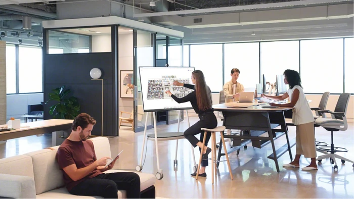 Steelcase Roam Mobile Stand, Rollständer für Surface Hub 2S 50", Arctic White
