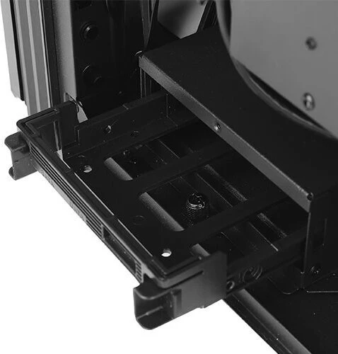 Antec P82 Flow, schwarz, Glasfenster