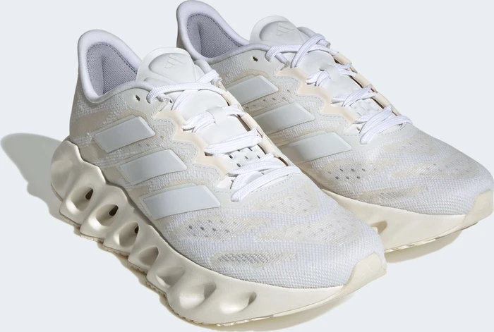 adidas Switch FWD cloud white/chalk white (Damen)