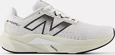 New Balance FuelCell Propel v5 white/linen/black cement (Damen)