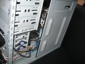 Cooler Master Elite 330 schwarz, Acrylfenster