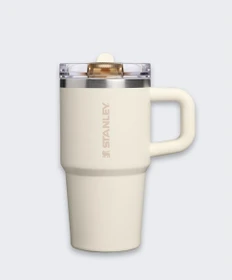 Stanley Quencher Protour Flip Straw Tumbler Isolierflasche 590ml cream