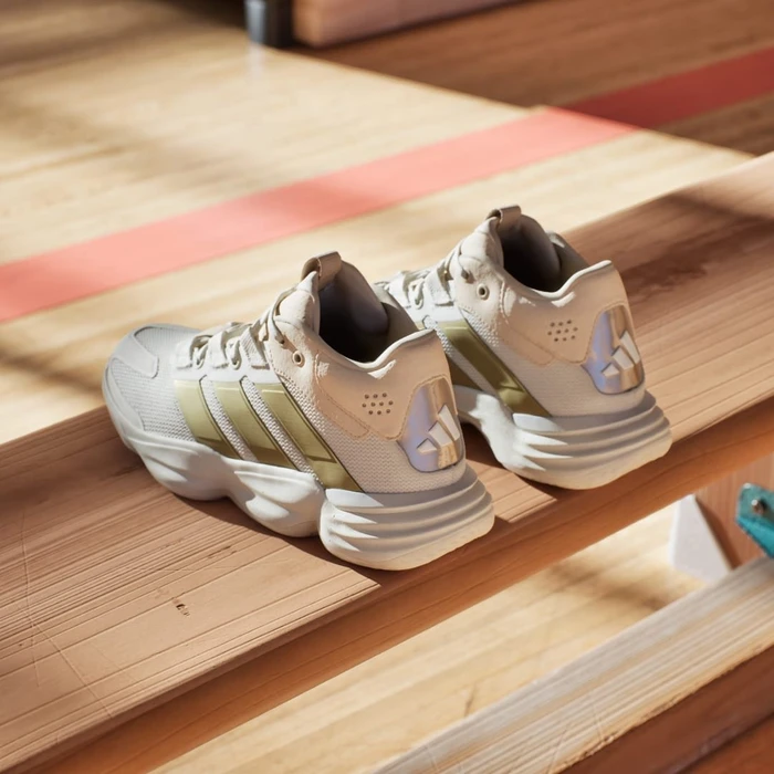 adidas Courtstabil off white/gold metallic/crystal sand (Damen)