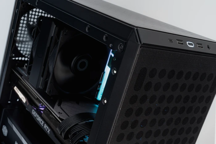 Cooler Master MasterBox Q300L V2, Glasfenster