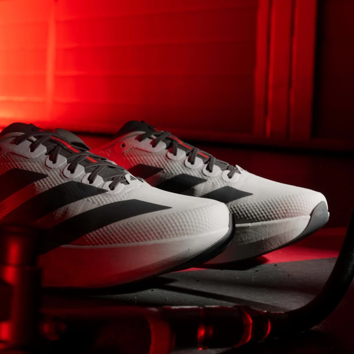 adidas Adizero Evo SL Woven Audi Revolut F1 Team chalk pearl/utility black/hi-res red (Herren)