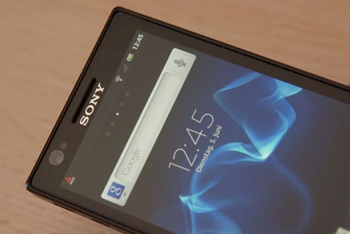 Sony Xperia P schwarz